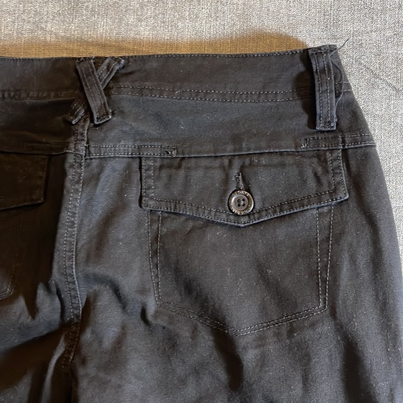 Gloria Vanderbelt, black capris, size 8 (23-123) - Picture 8 of 8